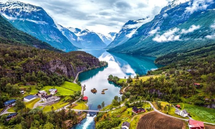 a-noruega-fica-no-norte
